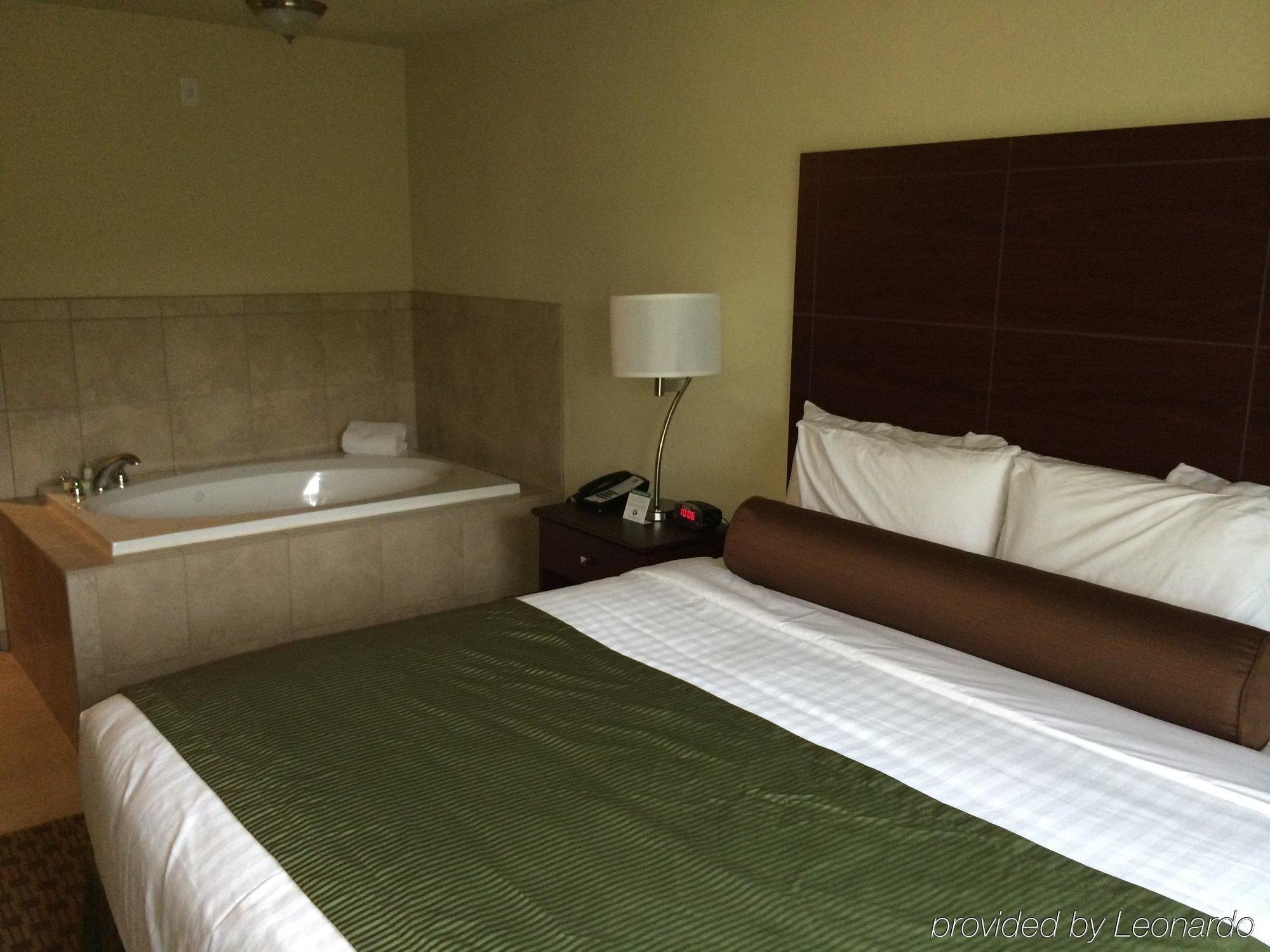 Cobblestone Hotel & Suites - Punxsutawney エクステリア 写真