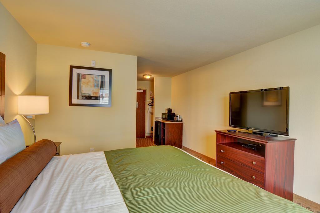 Cobblestone Hotel & Suites - Punxsutawney エクステリア 写真