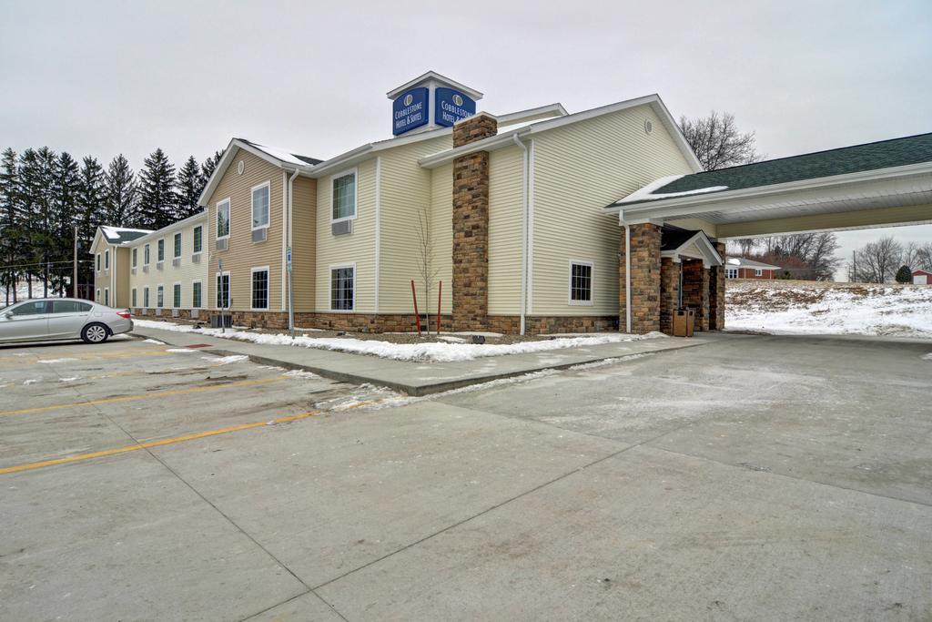 Cobblestone Hotel & Suites - Punxsutawney エクステリア 写真