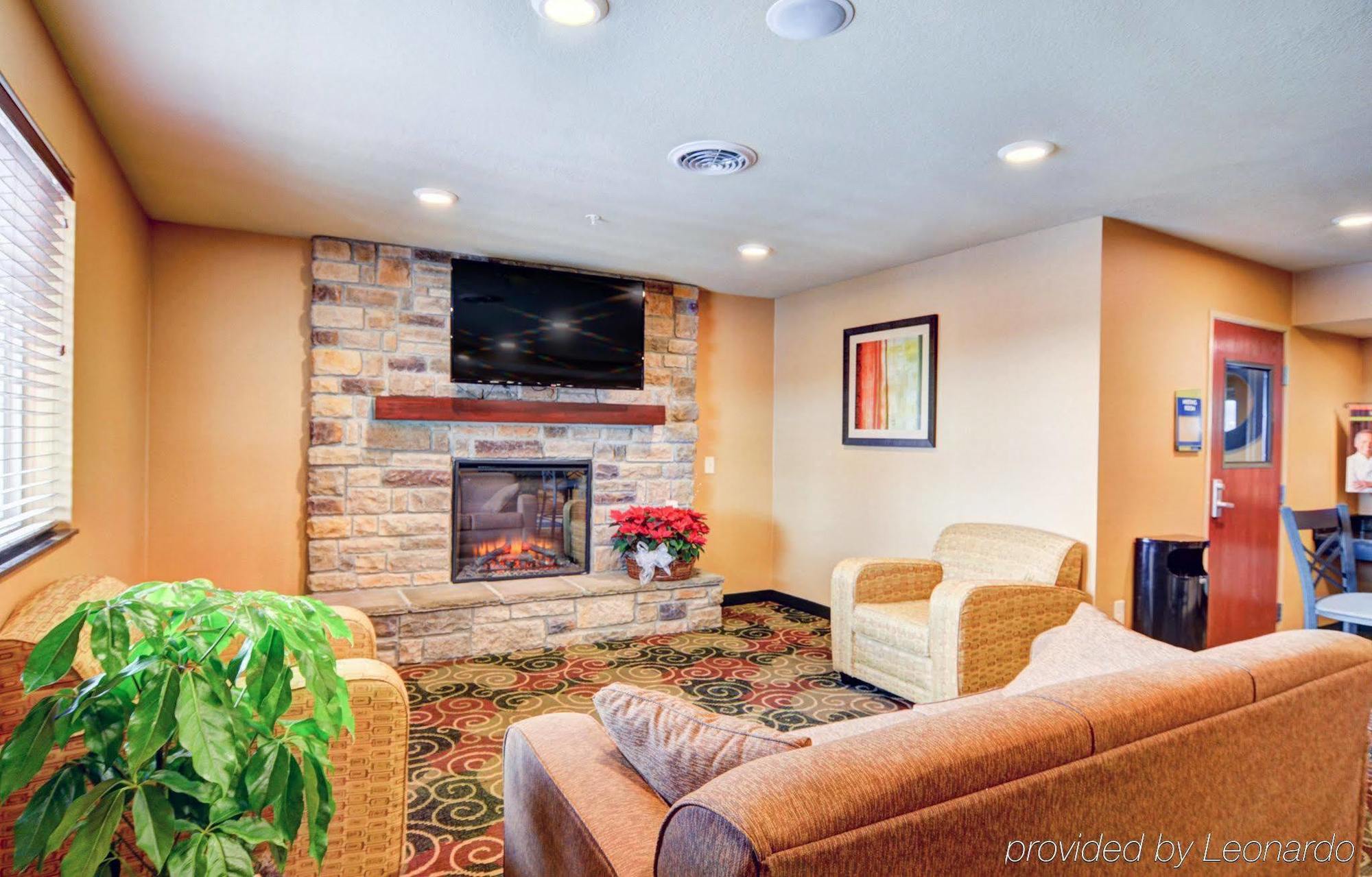 Cobblestone Hotel & Suites - Punxsutawney エクステリア 写真
