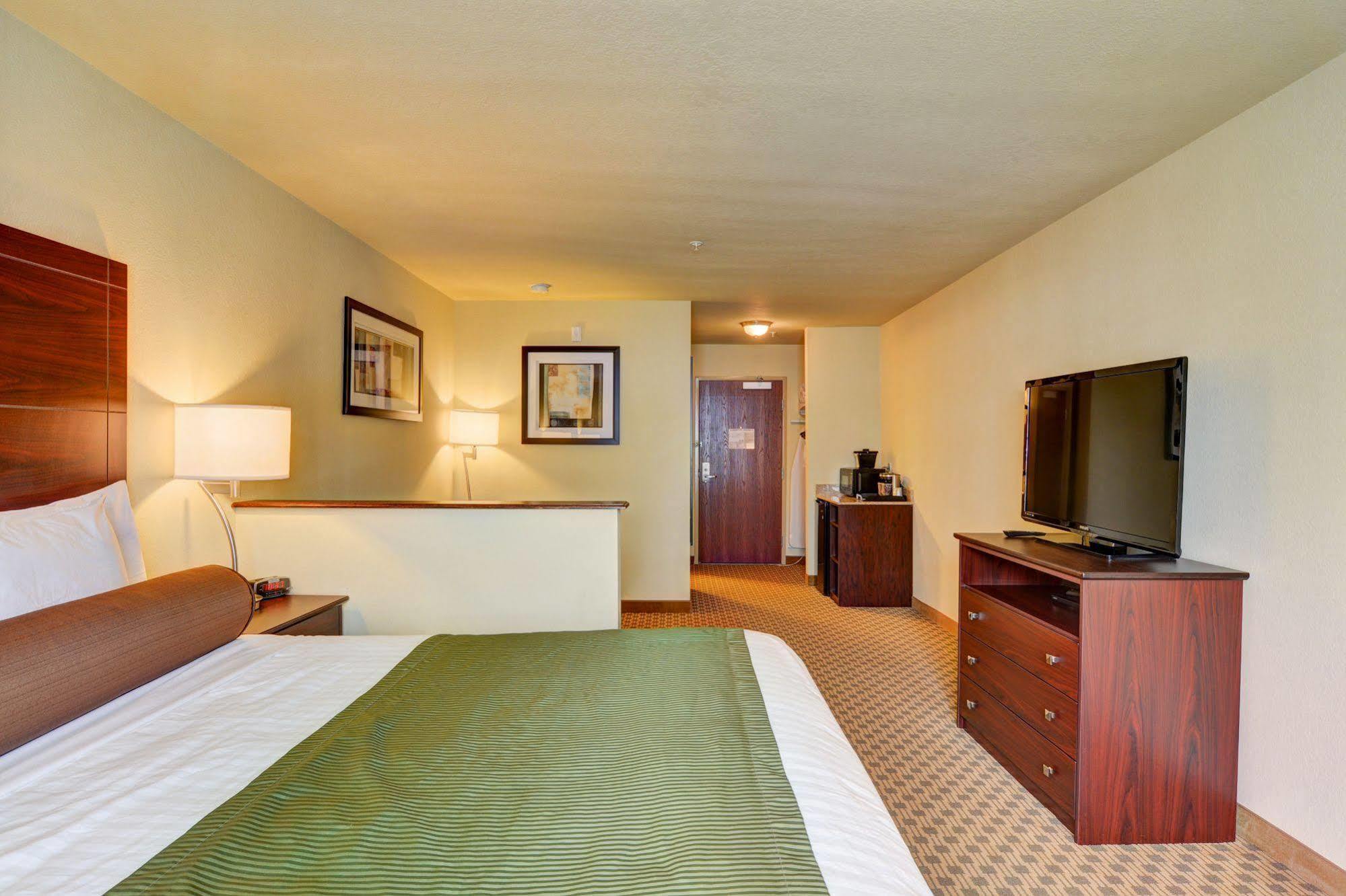 Cobblestone Hotel & Suites - Punxsutawney エクステリア 写真