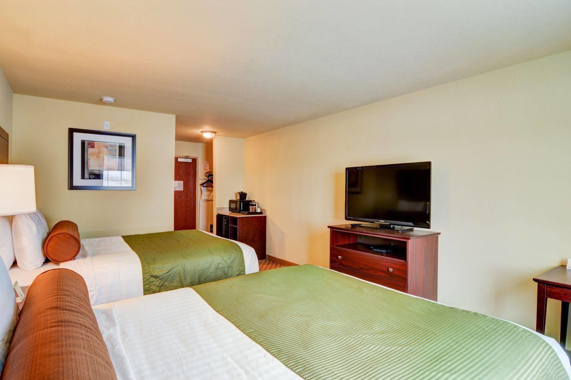 Cobblestone Hotel & Suites - Punxsutawney エクステリア 写真