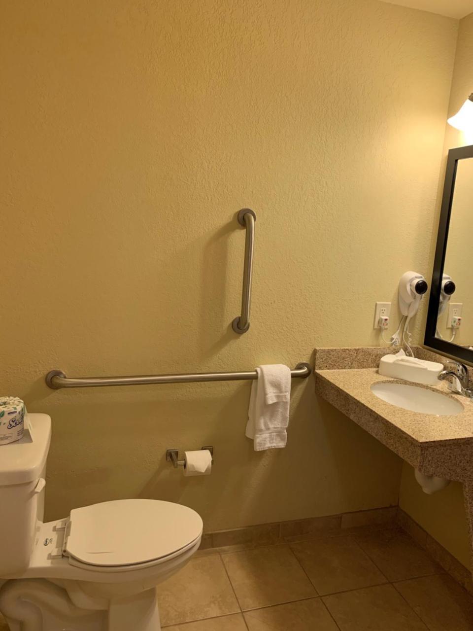 Cobblestone Hotel & Suites - Punxsutawney エクステリア 写真